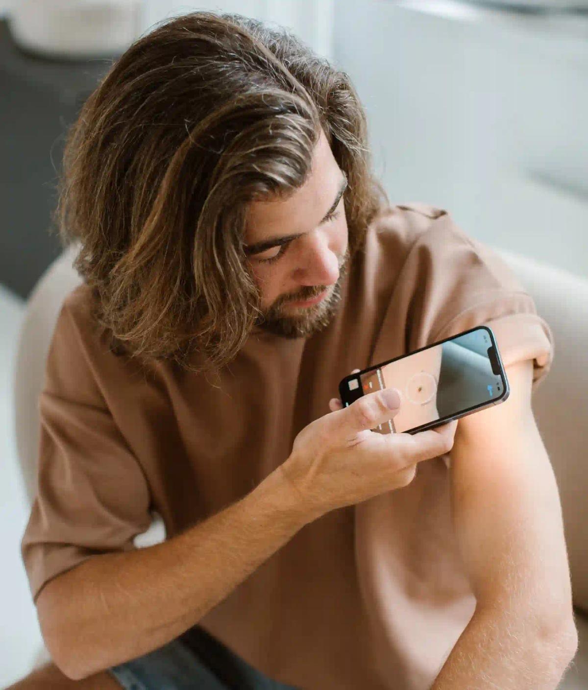 Learn what skin cancer is, its early signs, types like melanoma and BCC, and how to prevent it. Expert insights from SkinVision.